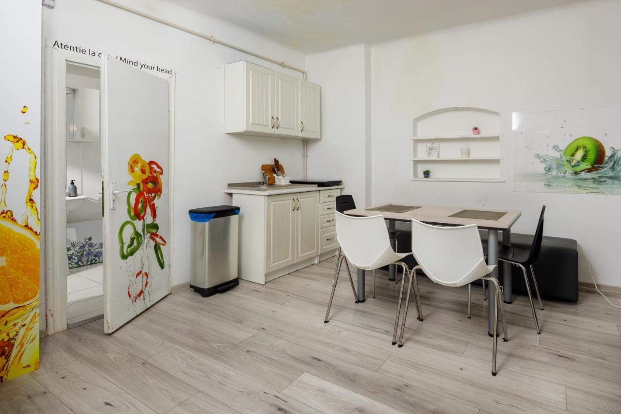 Marigold Boutique Appartement Braşov Buitenkant foto