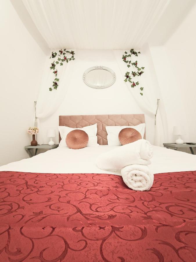Marigold Boutique Appartement Braşov Buitenkant foto