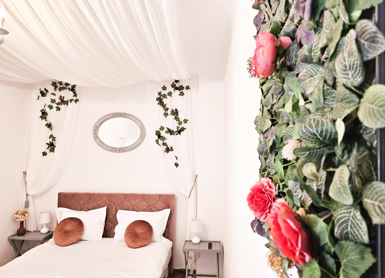 Marigold Boutique Appartement Braşov Buitenkant foto